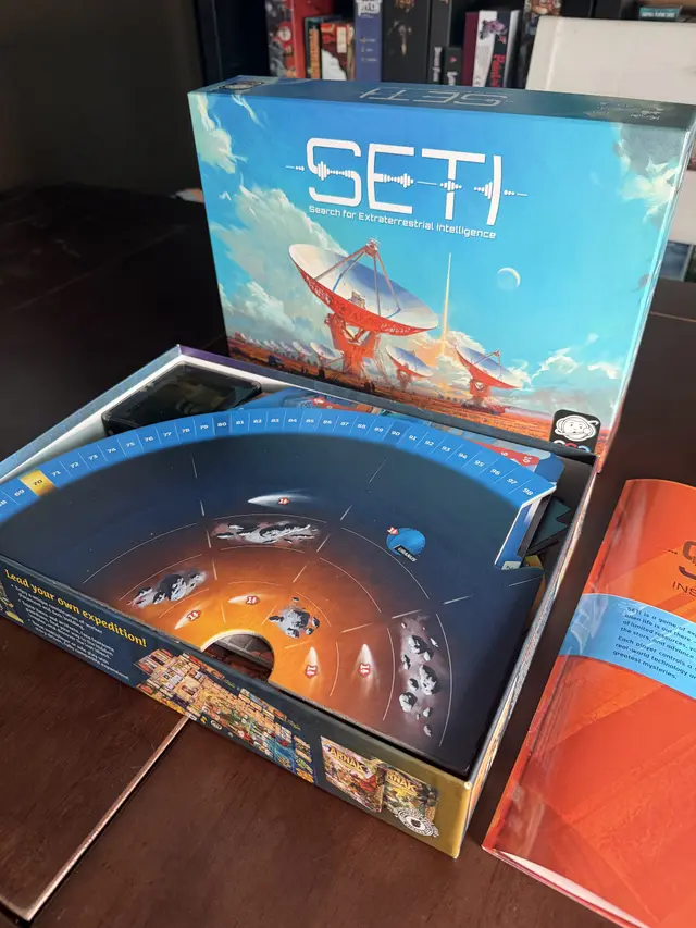SETI: Search for Extraterrestrial Intelligence organized in a Piece Keepers tray