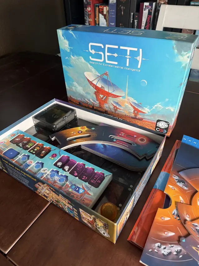 SETI: Search for Extraterrestrial Intelligence organized in a Piece Keepers tray